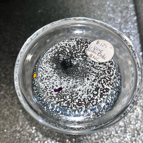 Beautiful Kosta Boda Murano glass vase - Picture 14 of 15